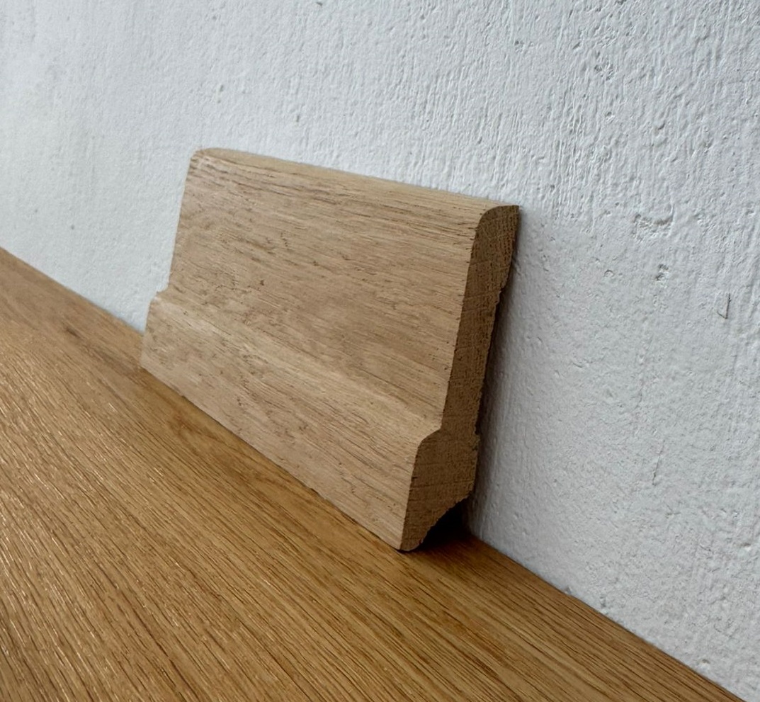 Плинтус массив Дуб сапожок без покрытия 75х17мм